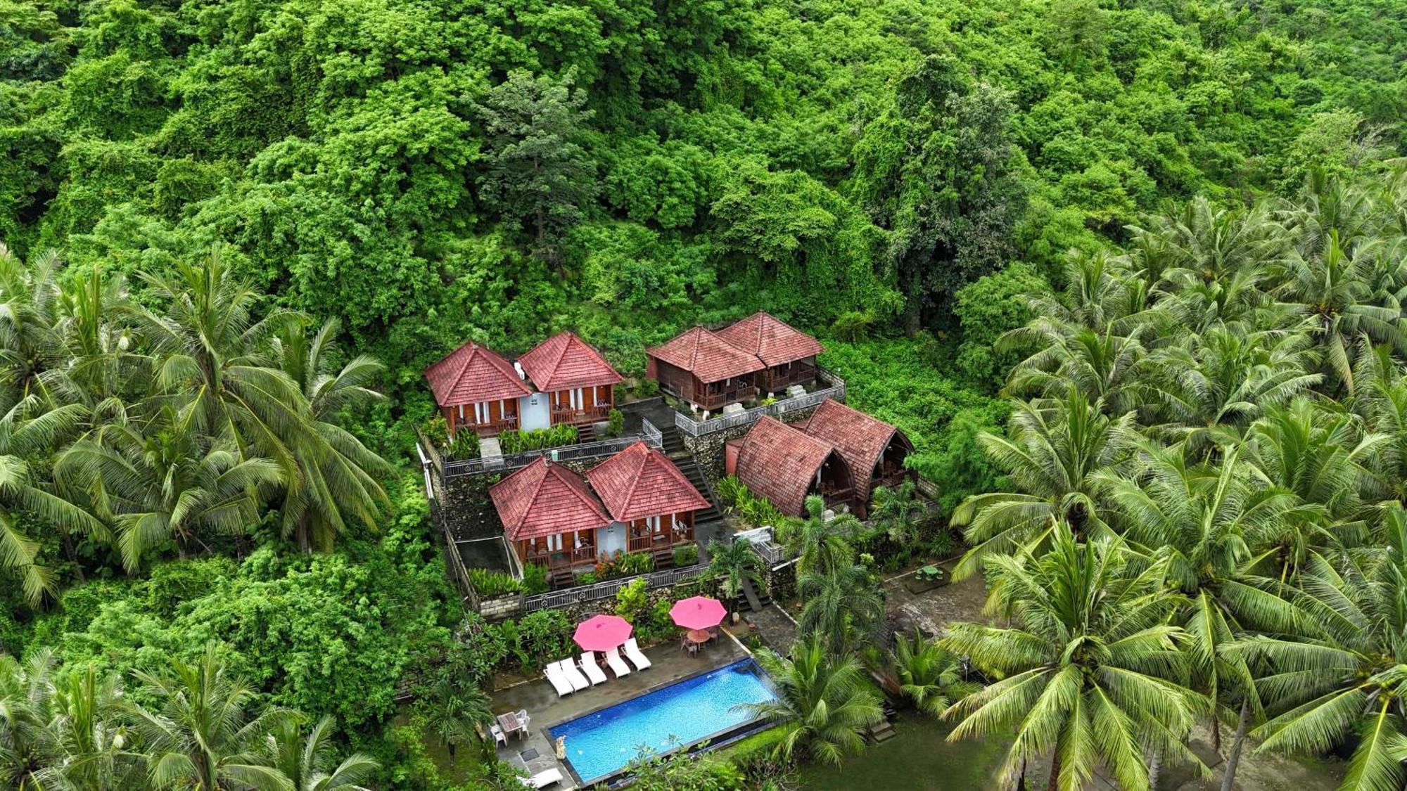 Coconut Hill Cottage Batununggul エクステリア 写真