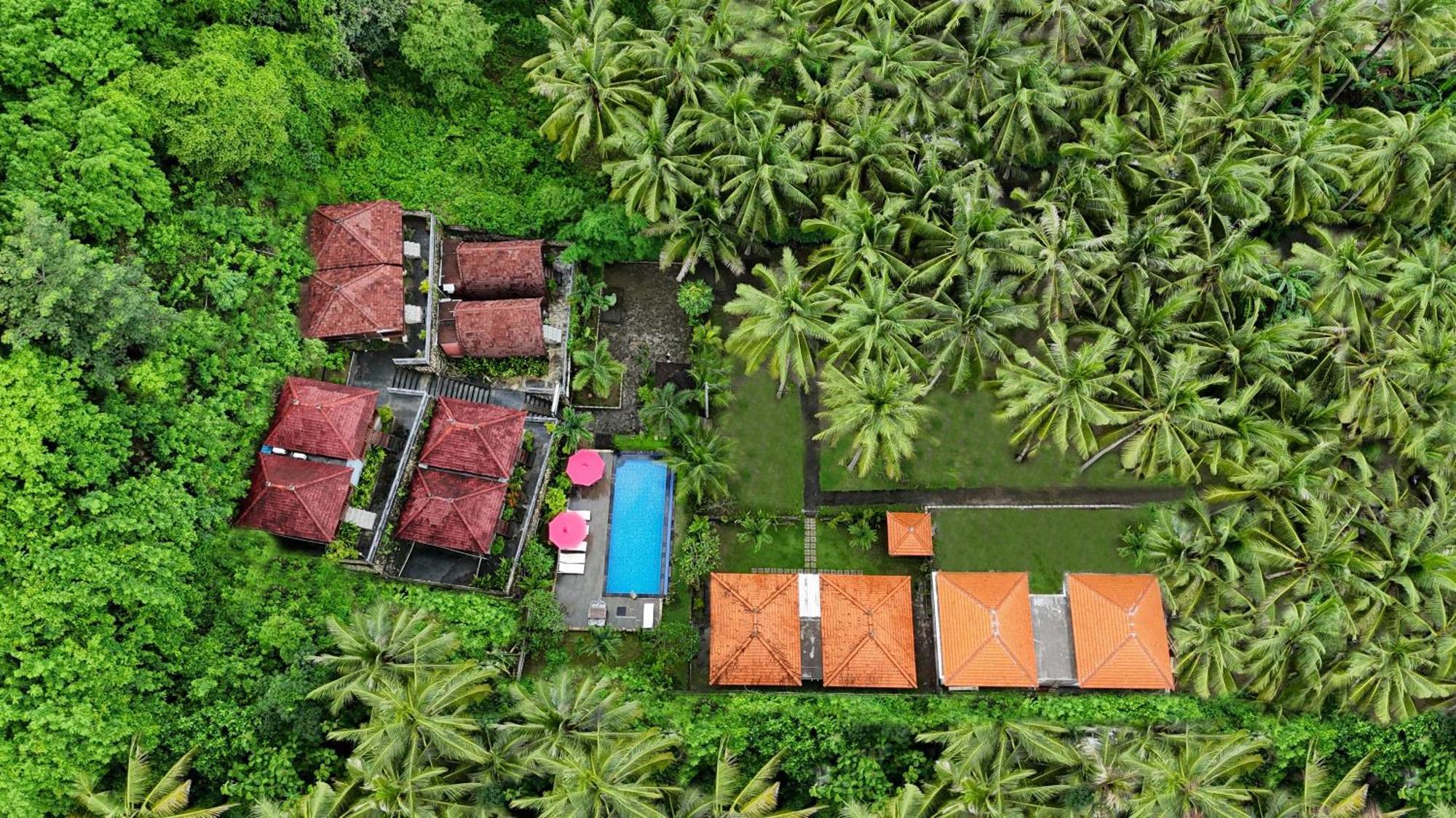 Coconut Hill Cottage Batununggul エクステリア 写真